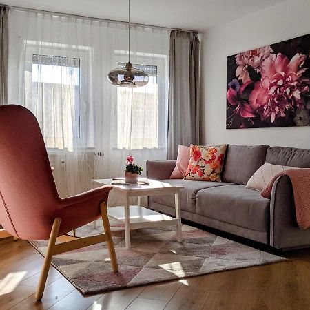 Cozy Apartment With Parking Garage Near Outlet ميتسنغن المظهر الخارجي الصورة